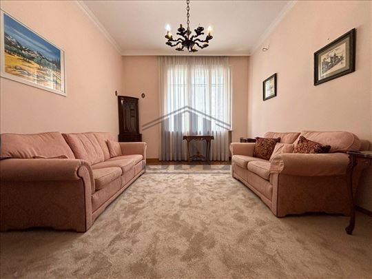 Salonski stan, Palilulska pijaca, 77m2, ID2360