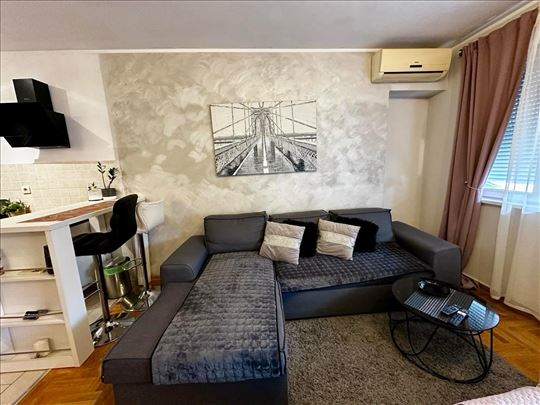 Siena Apartman, Aviv Park Zvezdara, Stan na Dan