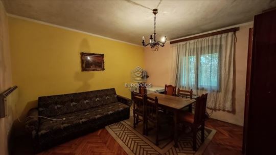 Stan sa dvorištem, u centru Pančeva ID#7519