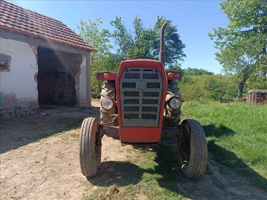 Traktor IMT 542