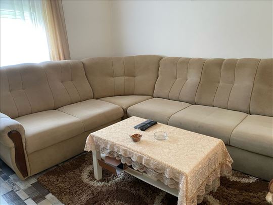 Ugaona garnitura sa foteljom