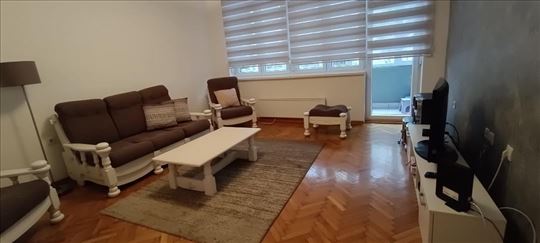 Bajloni-centar -trosoban- 72m2 + garaža