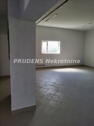 Čukarica, poslovni prostor, 180m2, 2 parkinga