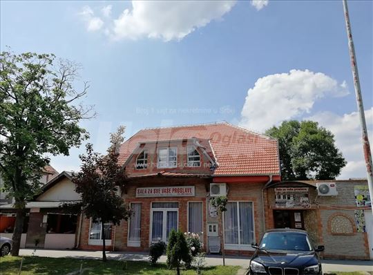 Izdajem lokal u centru Pančeva 250m2 + 130m2
