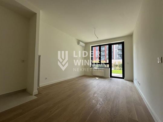 Lux, 3.0 stan, Beograd na vodi ID#131435