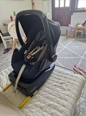 Maxi Cosi Pebble autosediste sa Iso fix bazom