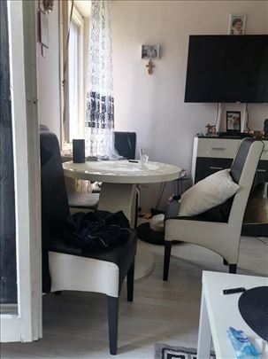 Prodaje se garsonjera Centralna radionica