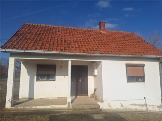 Prodaje se kuca u Rogojevcu