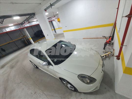 Prodajem parking mesto, garaža Zvezdara uknjiženo