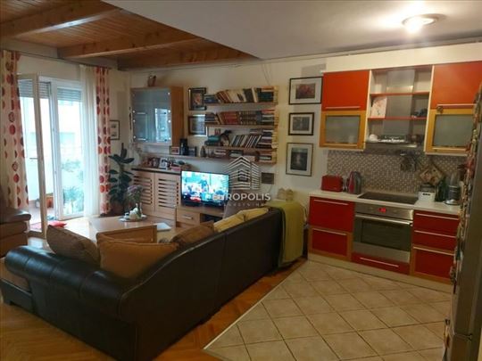 Đeram, mogućnost parkinga! ID#7552