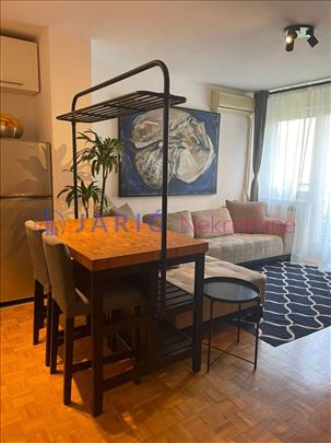 Hotel Yugoslavija.47m2 2.0.Lux!PF!