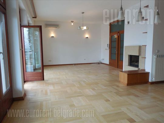 ID#10630, Izdavanje, Kuća, Dedinje, 400 m2 + 2,0 a