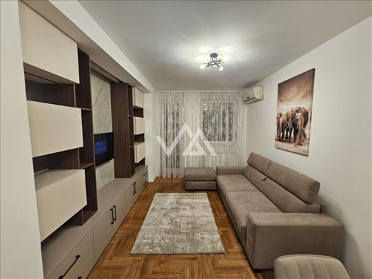 Izdaje se 1.5 stan, Novi Sad (Podbara)