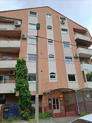 Lekino brdo Kolašinska 85m 3,5 IV namešten useljiv