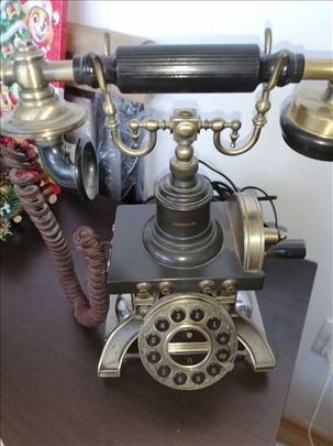 Prodajem telefon sa slike