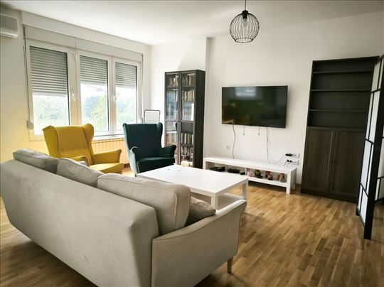 Španskih boraca, 77m2,III, 2.5, sa garažom od 23m2