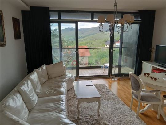 Stan + Garaža koja se može pretvoriti u apartman