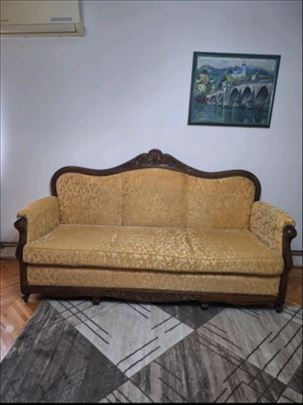 Stilski trosed na razvlačenje