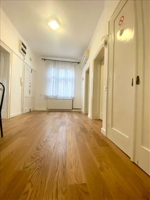 Vracar, Crveni krst 100m salonski za kancelarije