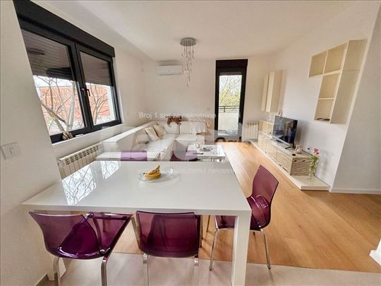 3.0 LUX Zemun Centar, Garazno mesto 