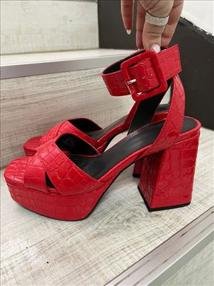 Bershka sandale 39