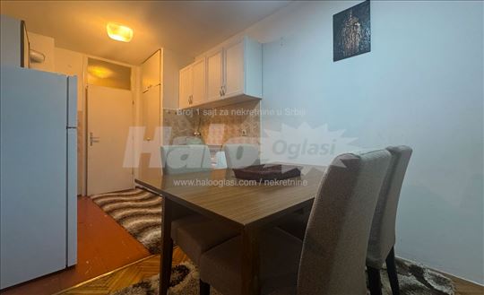 Dvosoban stan za izdavanje, Dositejeva, 300€, 