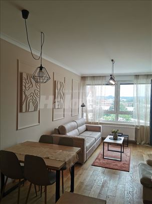 Moderan stan u luksuznoj zgradi