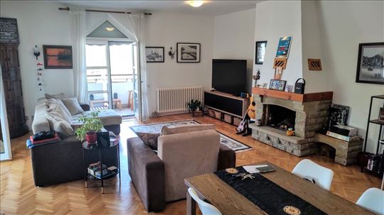Senjak 180 m2 lux duplex 5-soban moderno namešten