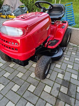 Traktor kosacice kosilice top stanja 