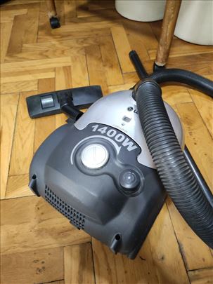 Usisivac LG  na papirnu kesu dobar kompletan 