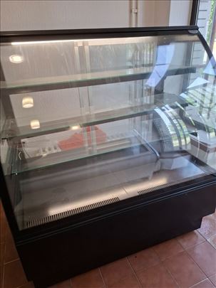 Vitrina za kolače