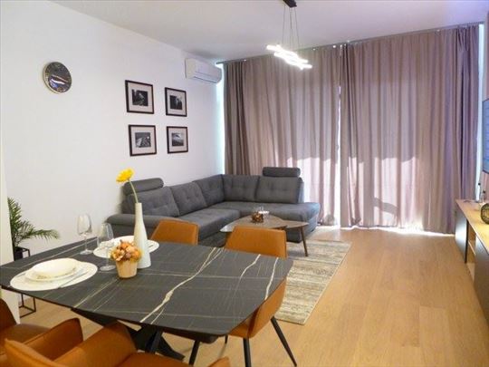 Beograd na vodi, 71m2, 2spavaće, 2kupatila, garaža
