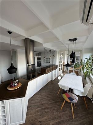 Blok 33 stan 110m2 