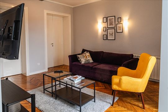 Centar,75m2, 3.0,Salonac, Renoviran odličan,Svetao