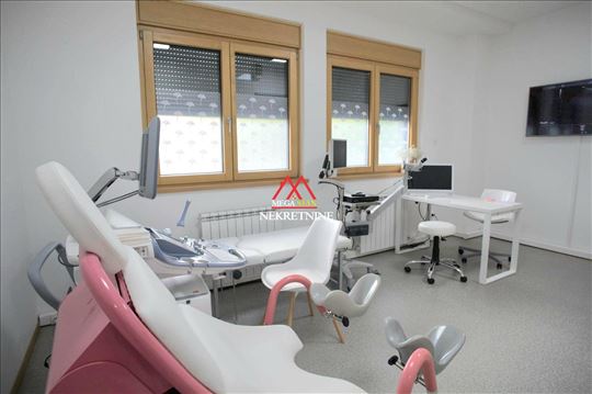 Četvorosoban stan - 77m2 - centar 