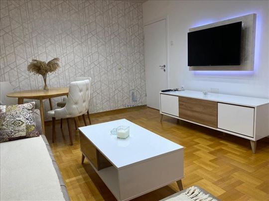Denkova bašta, Topalovićeva, 44 m2