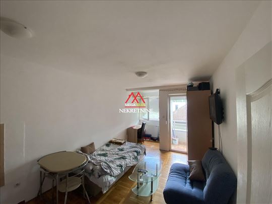 Garsonjera - 25m2 - Sajmište
