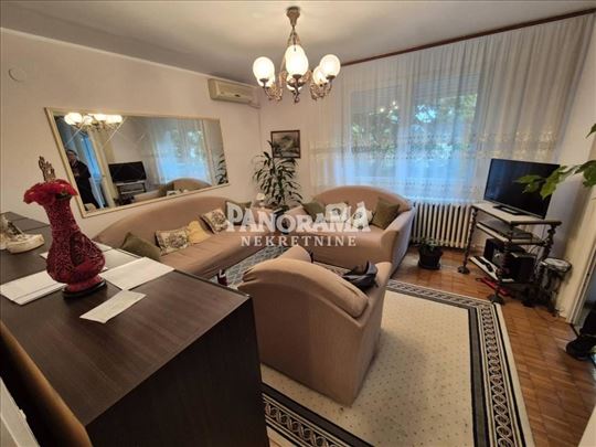Golf-Kraljice Katarine , 70m2, 2 lođe, 1/3 ,ž cg, 