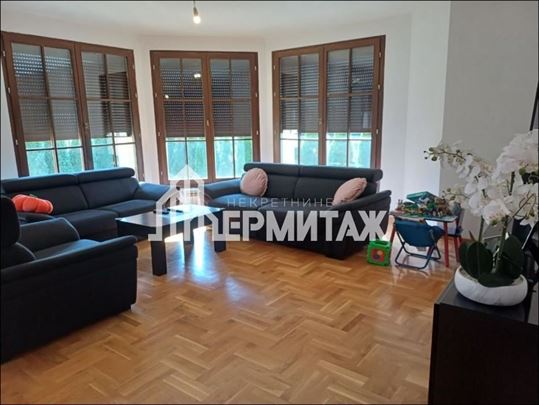Kuća 247m2 | Sunčani breg