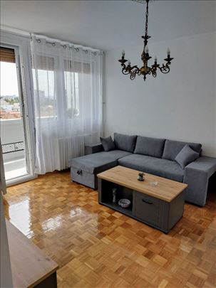 Lep,izvorno jednoiposoban stan 