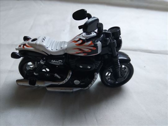 Motor SPEED , oko 1:24 (9 cm.) sa frikcionim motor