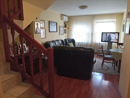 Prelep namešten duplex u Mladenovcu