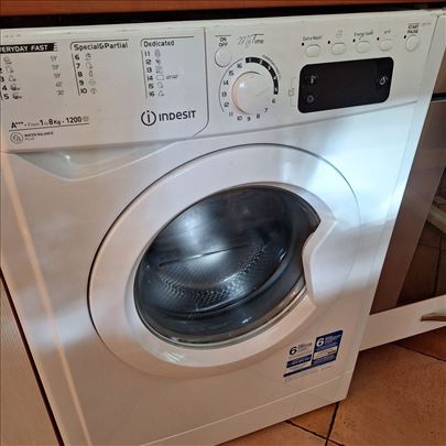 Prodaje ves mašinu Indesit