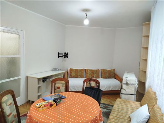 Savski venac, Senjak, Vrnjačka, 27m2
