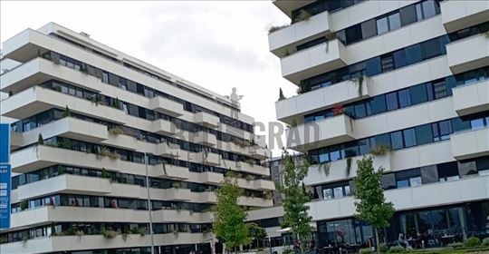 Blok 32, Bulevar Zorana Đinđića (Crkva Sv. Dimitri