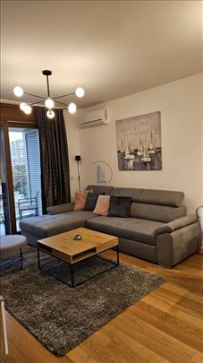 Lux, Blok 63, Jurija Gagarina, 76 m2+garaža