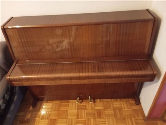 Pianino  August Forster broj 122426