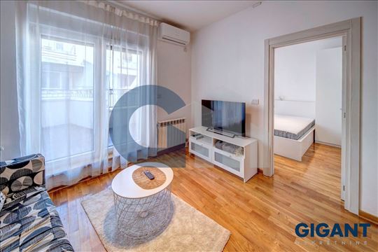 Poštanska štedionica, 44m2, IV, cg, novogradnja