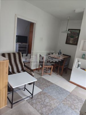 Stan Karaburma dvosoban 33M2 