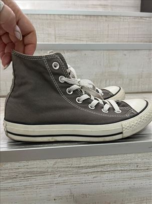Converse (Starke) 37, odgovaraju 38